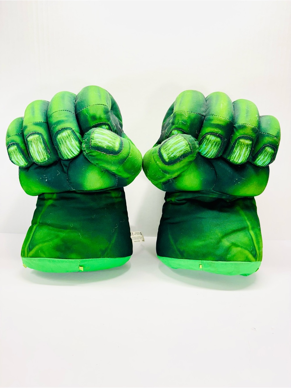 2008 Hasbro Marvel Incredible Hulk Smash Hands Fists Gloves Sound Tested Works